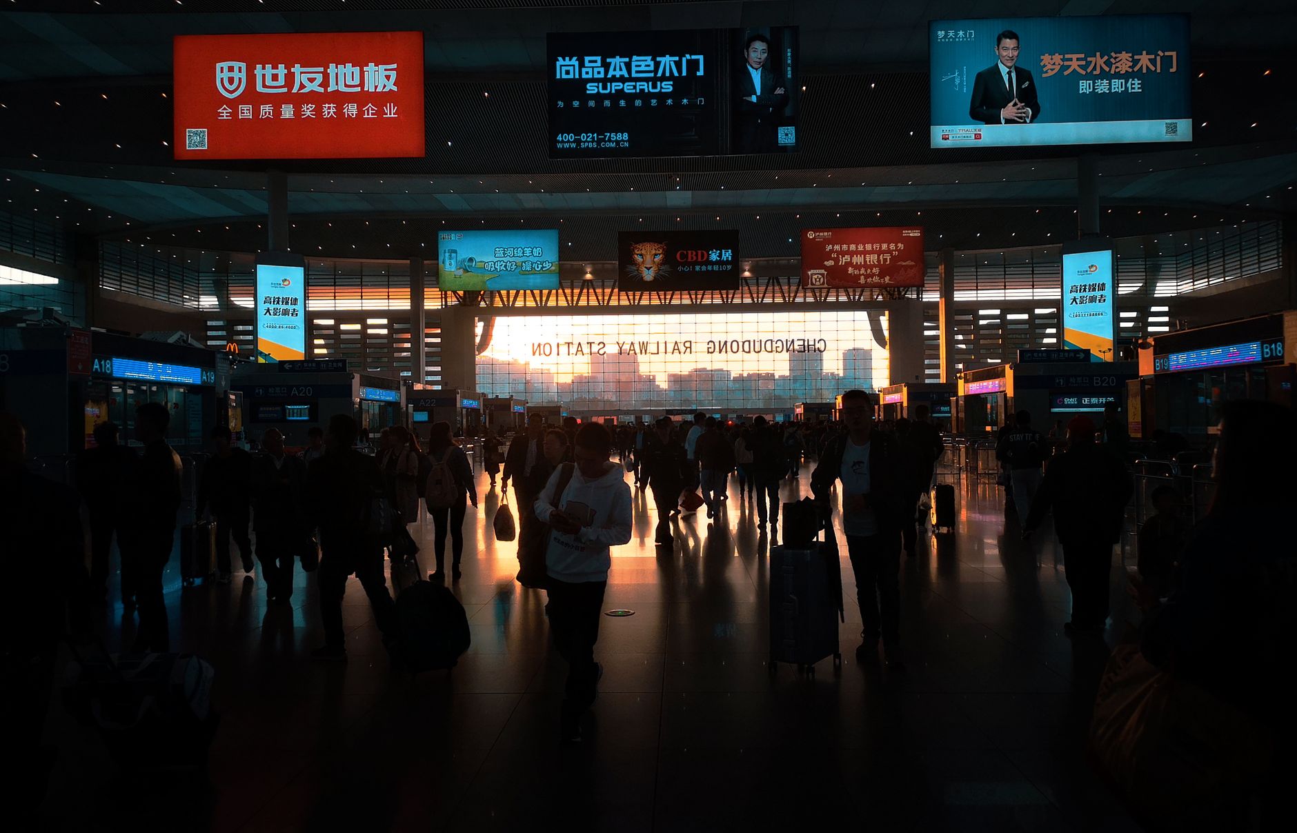 Imagen referencial · China hace 888 millones de viajes en Golden Week, pero gasta menos por persona que en cualquier año desde 2022