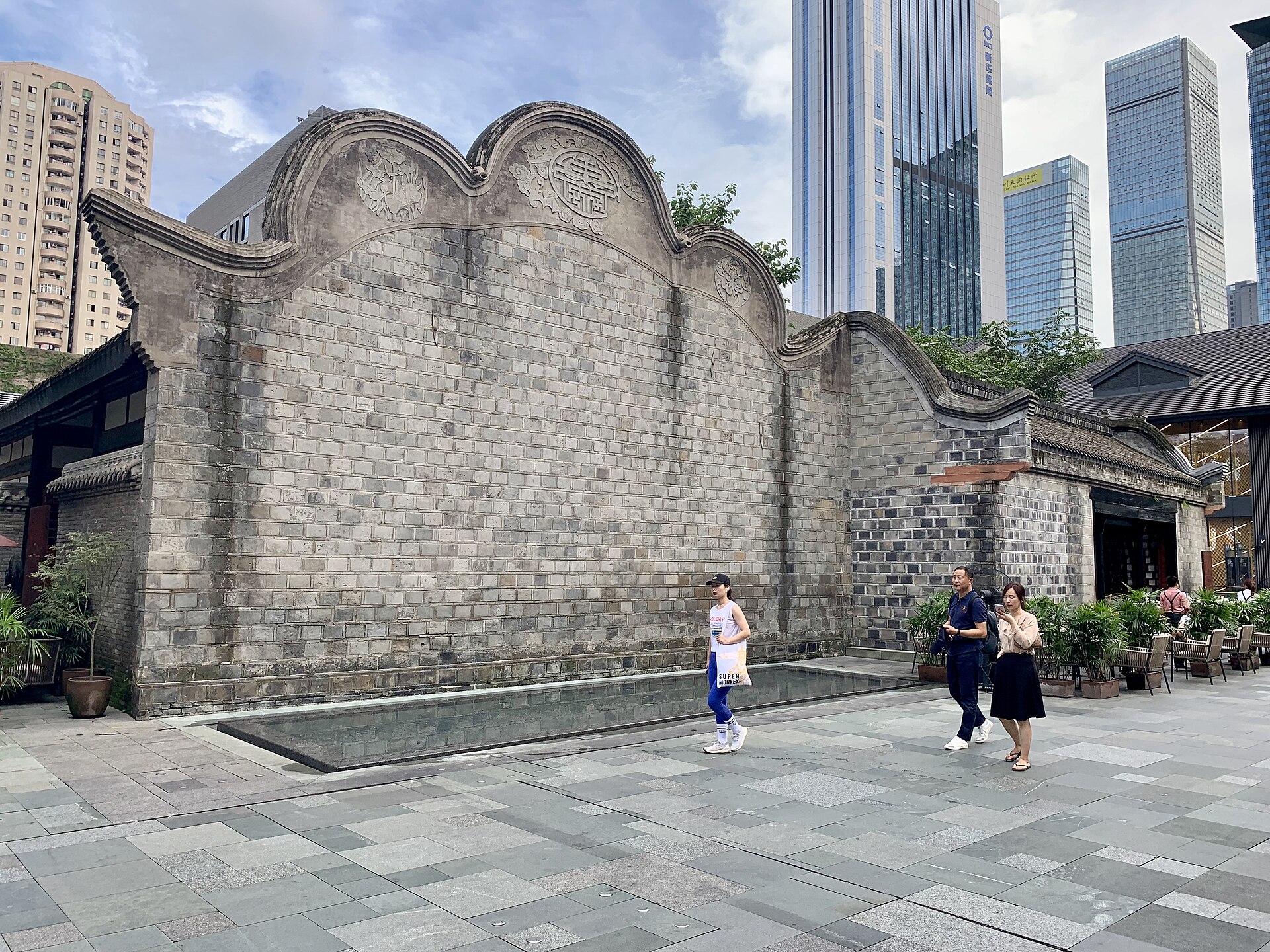 China reparte 450 millones de yuanes en cupones de viaje mientras el gasto por turista cae desde 2025